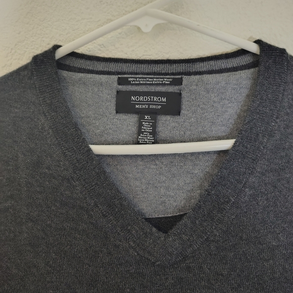 Nordstrom Men’s Shop Extra Fine Merino Wool V-Neck Sweater Gray | Size XL - Picture 7 of 12